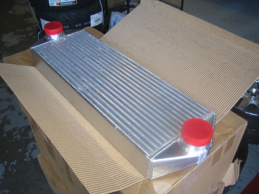 कार के लिए वैक्यूम कॉम्पैक्ट finned ट्यूब हीट एक्सचेंजर / एल्यूमिनियम Intercooler