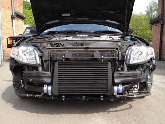 मोटर वाहन finned ट्यूब हीट एक्सचेंजर, वैक्यूम टांकना Intercooler
